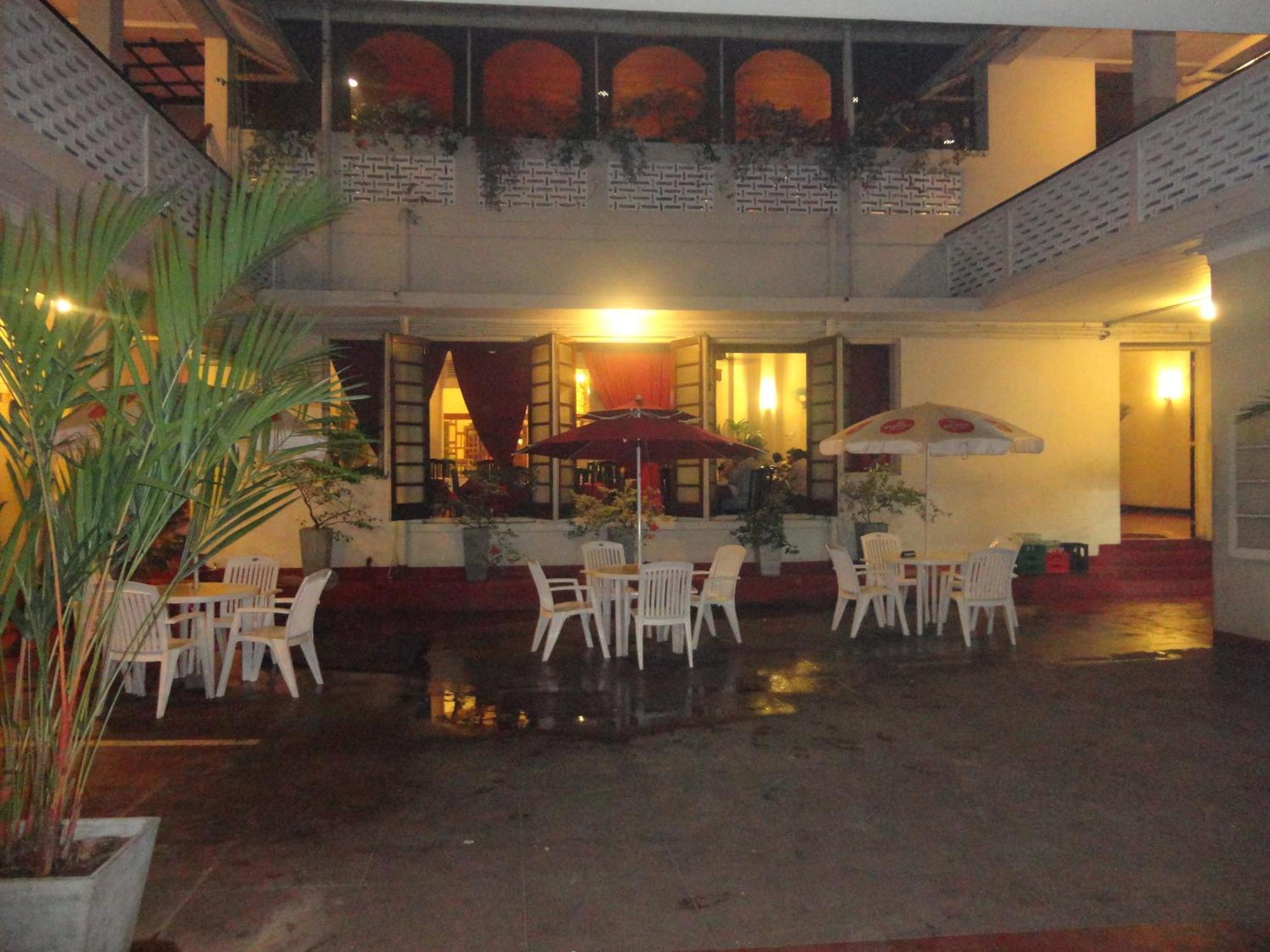 Shalimar Hotel Colombo Esterno foto